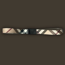 Lade das Bild in den Galerie-Viewer, vintage Burberry belt
