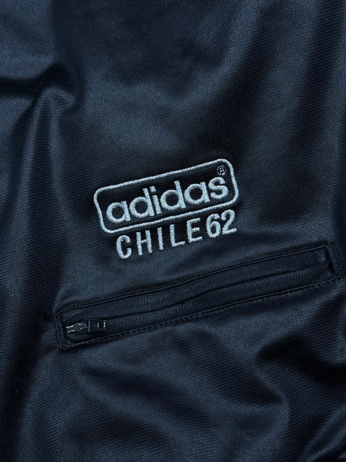 vintage Adidas firebird trackjacket wet look {L}