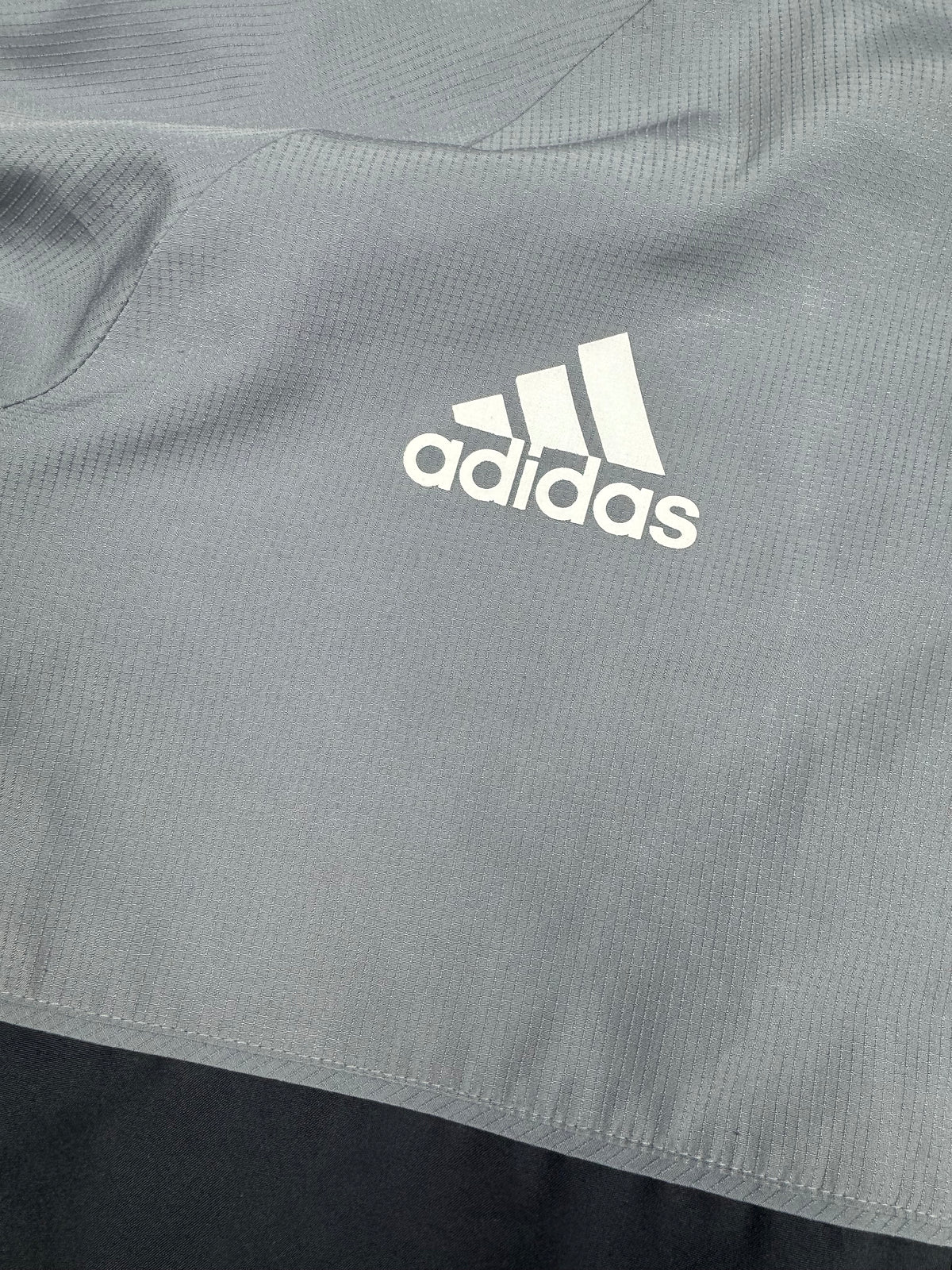 grey Adidas Manchester United windbreaker {L}