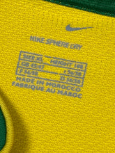 Carica l&#39;immagine nel visualizzatore di Gallery, vintage Nike Brasil 2006 home jersey {XL}
