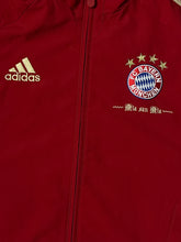 Carregar imagem no visualizador da galeria, vintage Adidas Fc Bayern Munich windbreaker {M}
