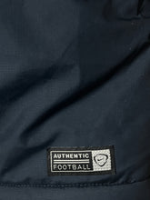 Lade das Bild in den Galerie-Viewer, vintage Nike Inter Milan coach-winterjacket {M}
