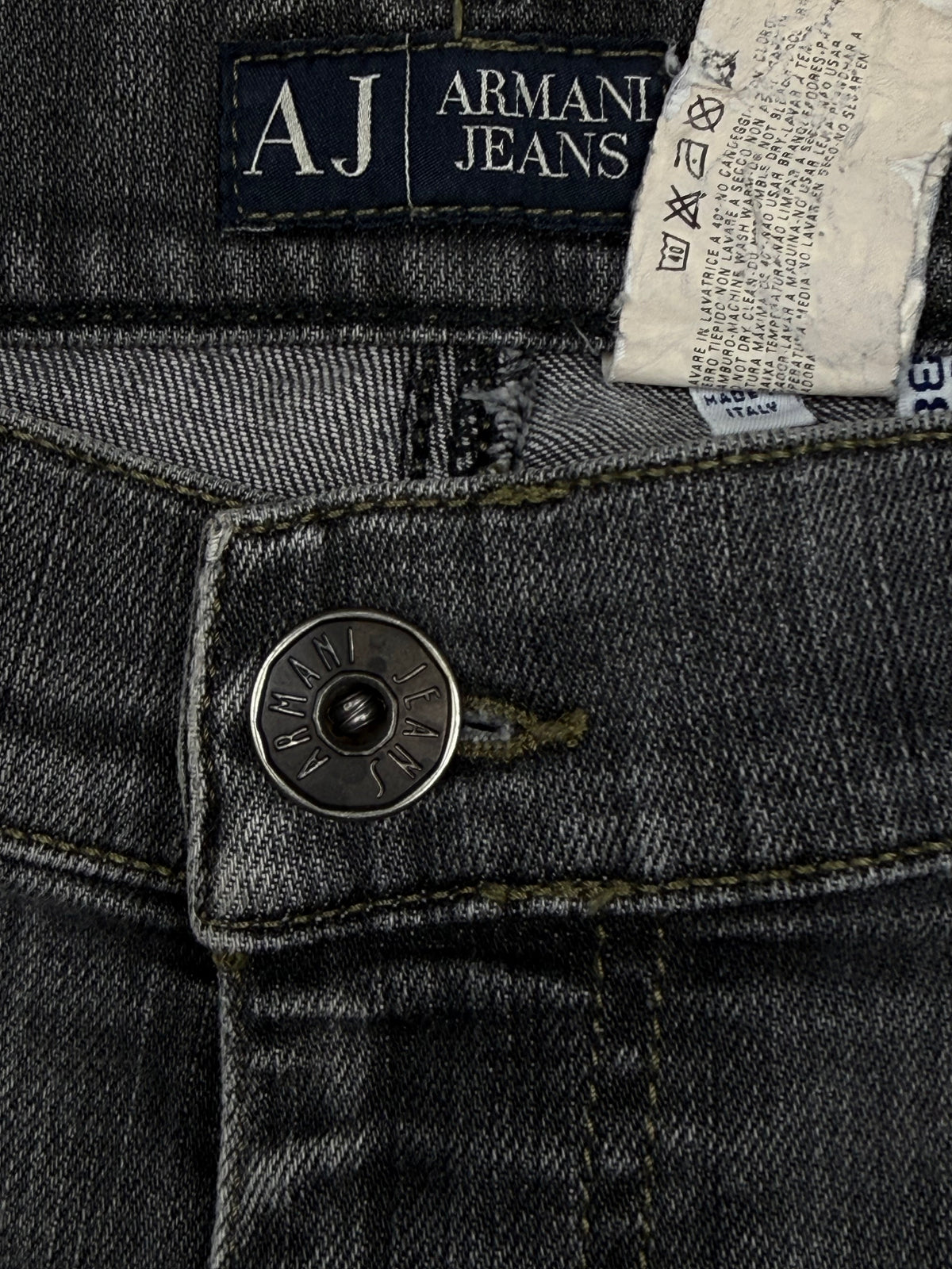 vintage Armani jeans {M}