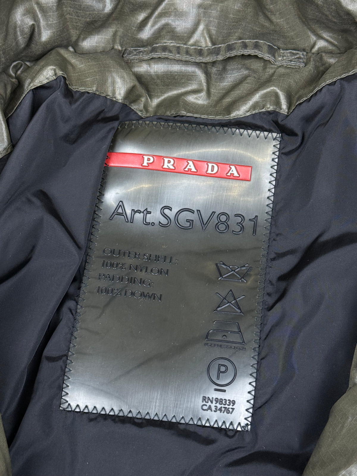 vintage Prada winterjacket {L}