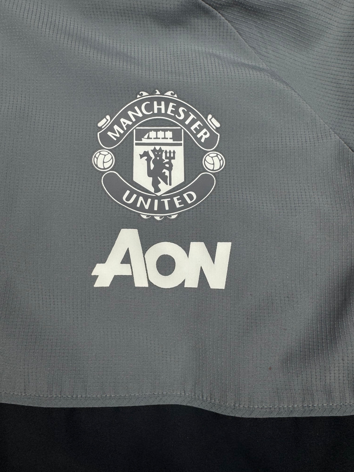 grey Adidas Manchester United windbreaker {L}