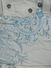 Cargar imagen en el visor de la galería, vintage True Religion shorts {M}
