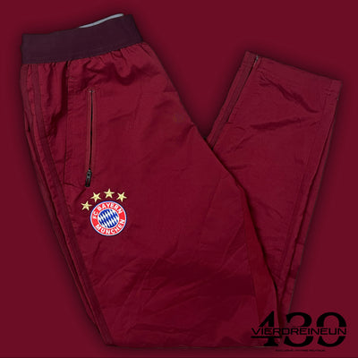 red Adidas Fc Bayern Munich trackpants {M}