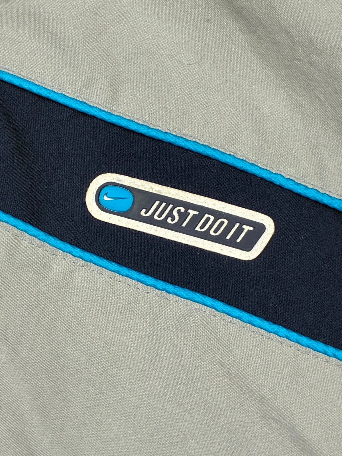 vintage Nike windbreaker {XS}