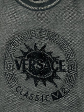 Cargar imagen en el visor de la galería, vintage Versace knittedsweater {M-L}
