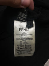 Carregar imagem no visualizador da galeria, vintage FENDI sweater {XL}
