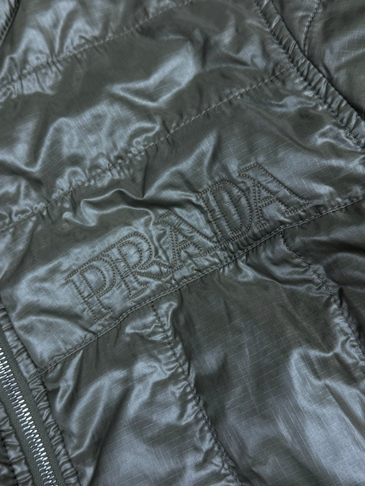 vintage Prada winterjacket {L}