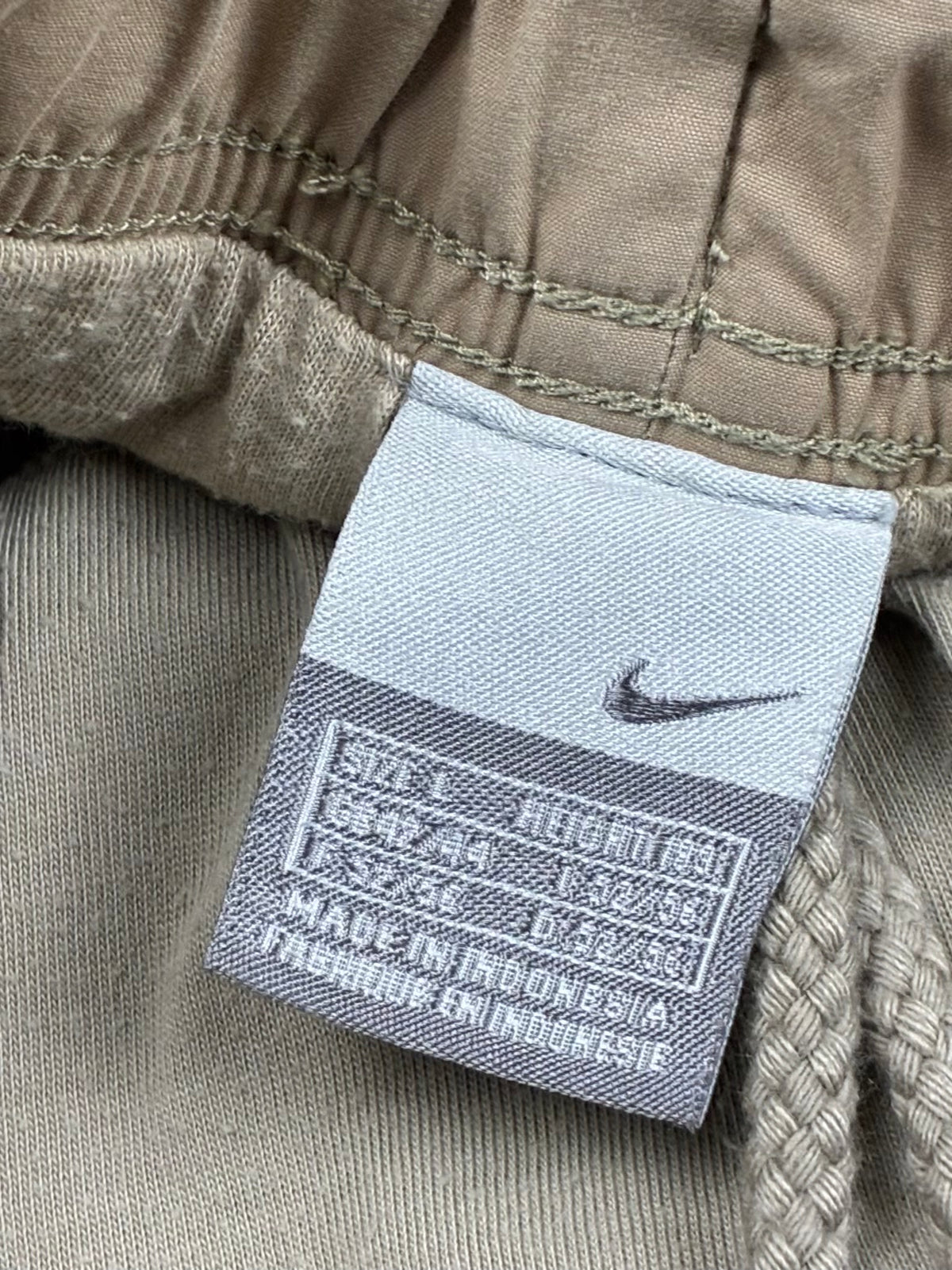 vintage Nike trackpants {L}