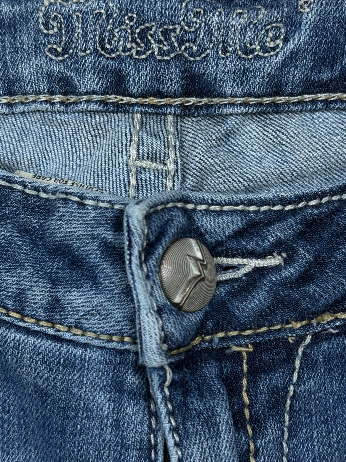 vintage Miss Me jeans {M}