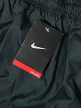 Carregar imagem no visualizador da galeria, vintage Nike Portugal trackpants DSWT {M}

