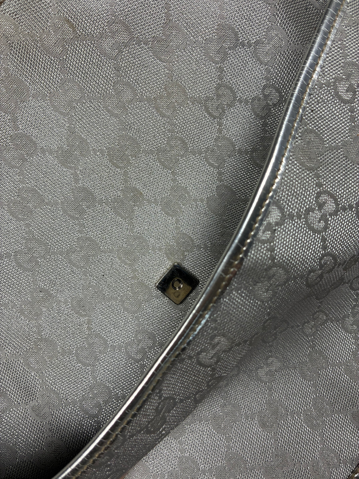 vintage Gucci slingbag