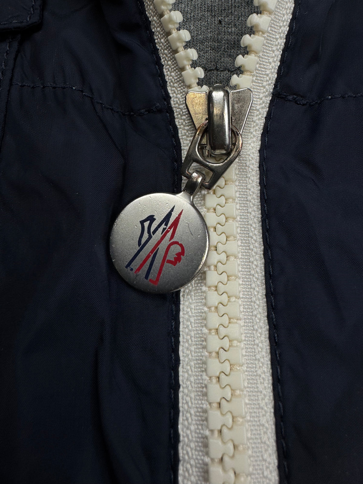 vintage Moncler windbreaker {XS}