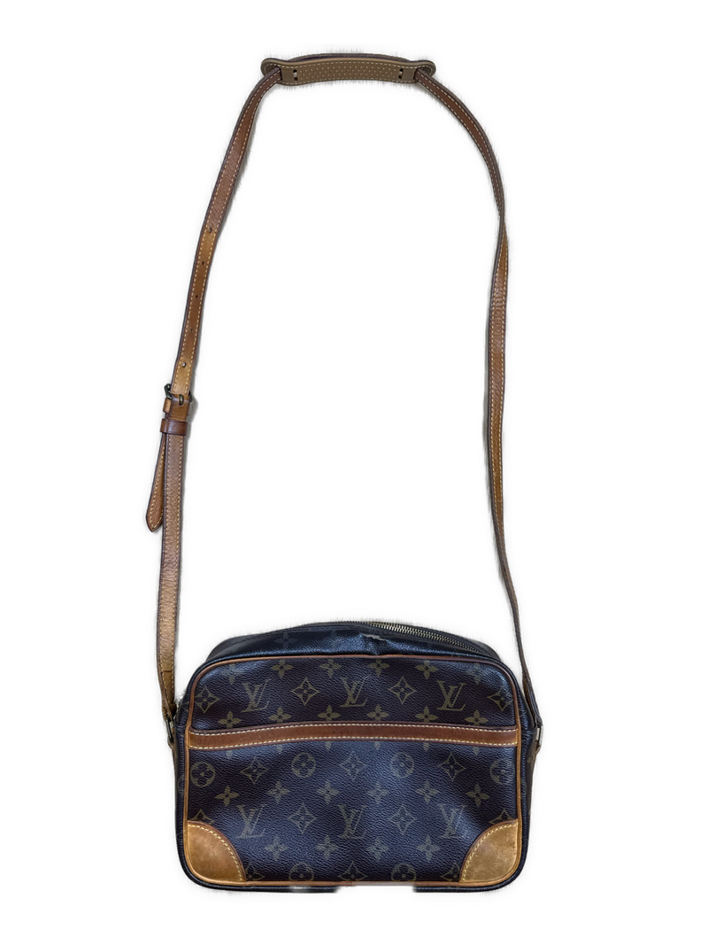 vintage Louis Vuitton slingbag