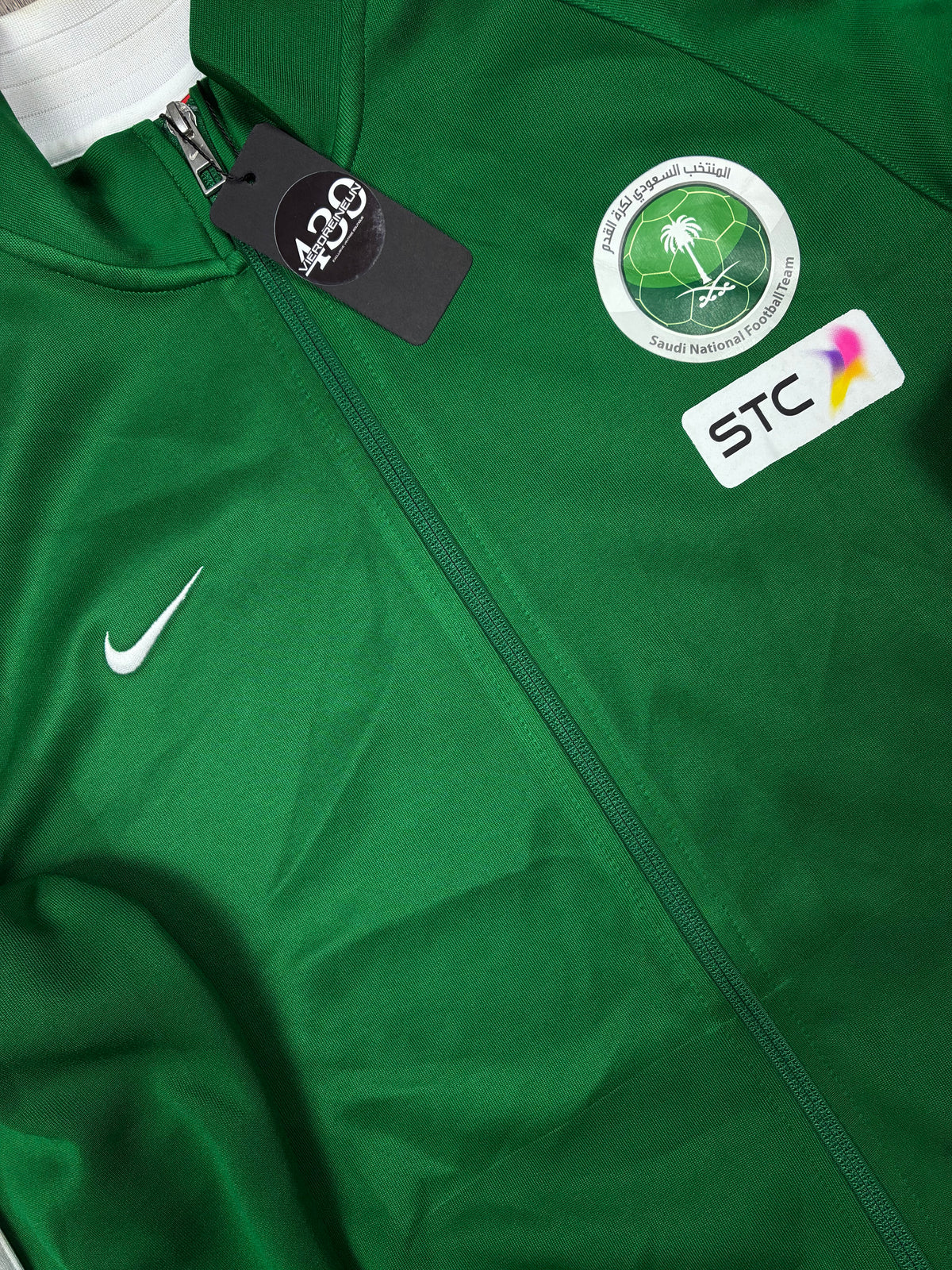 green Nike Saudi Arabia trackjacket {XL}