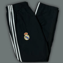 Carregar imagem no visualizador da galeria, vintage Adidas Real Madrid trackpants {M}
