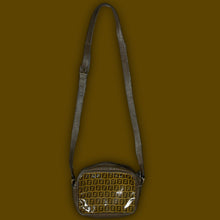 Charger l&#39;image dans la galerie, vintage Fendi slingbag
