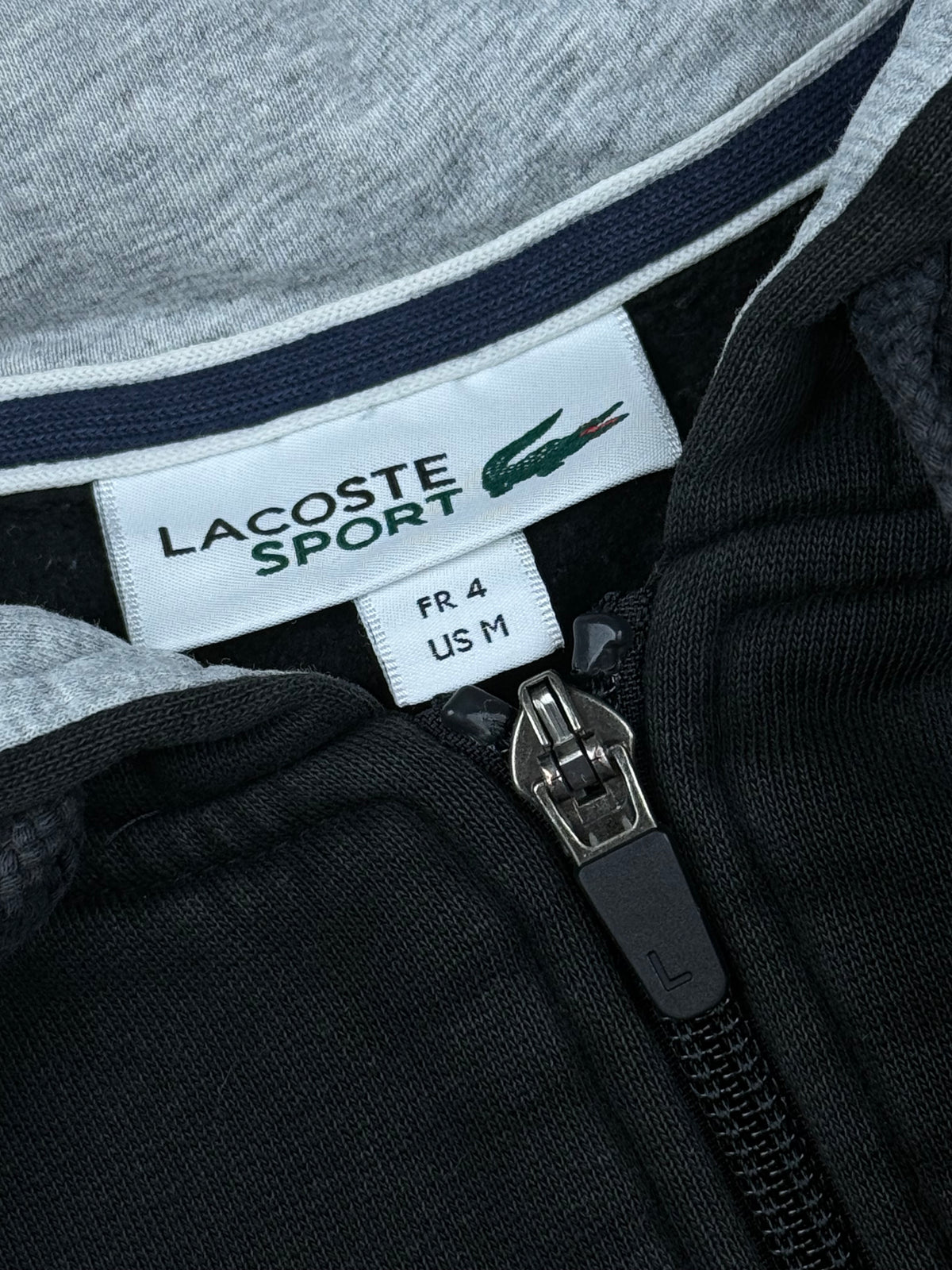 black Lacoste sweatjacket {M}