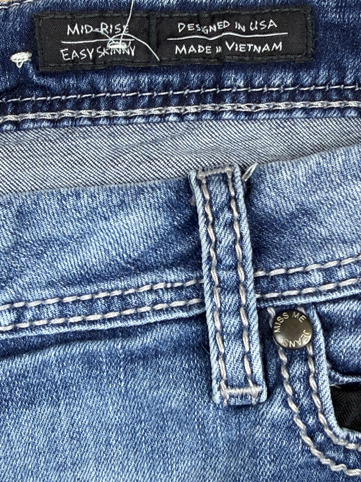 vintage Miss Me jeans {M}