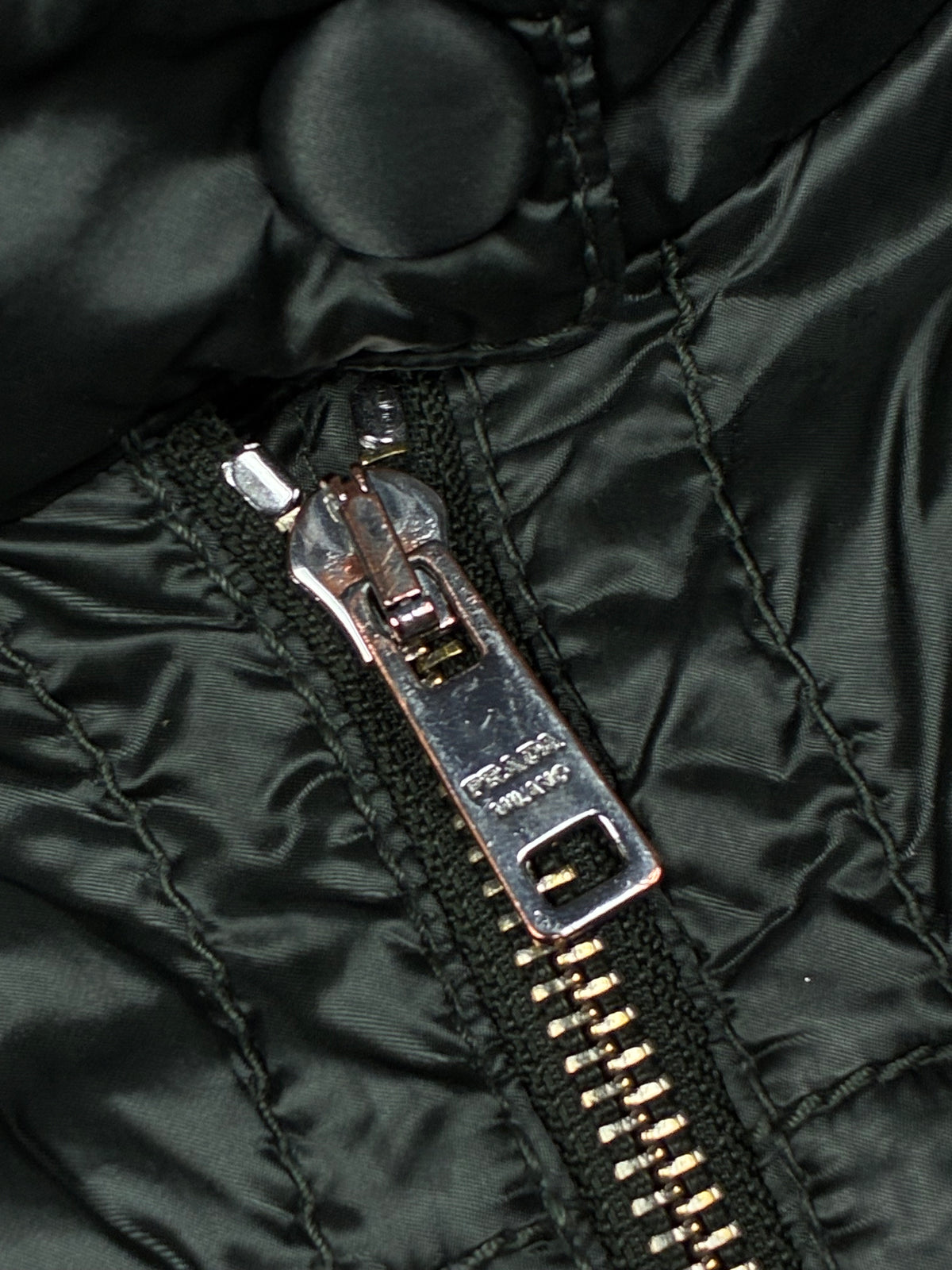 dark green Prada pufferjacket {XS}