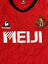 Lade das Bild in den Galerie-Viewer, vintgae Le Coq Sportif Nagoya Grampus jersey {M}
