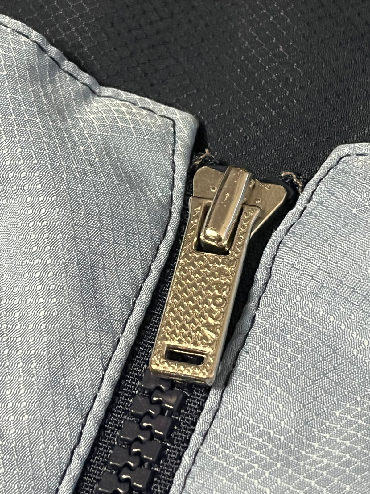 vintage Lacoste windbreaker {XS}