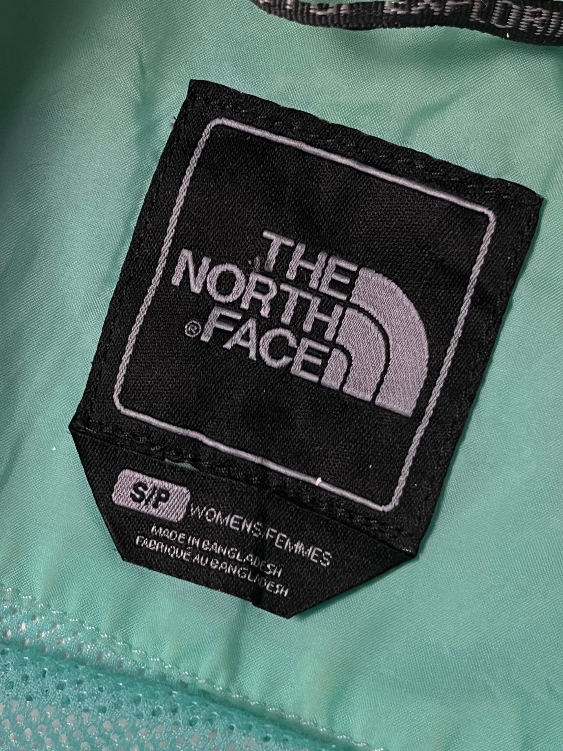 vintage North Face windbreaker {XS}