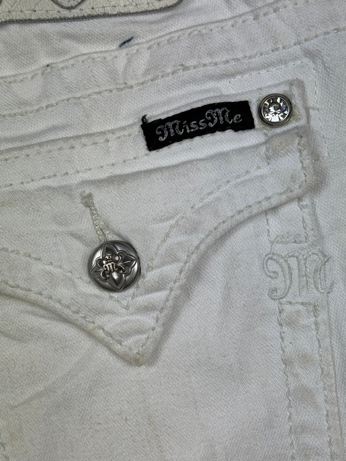 vintage Miss Me jeans {M}
