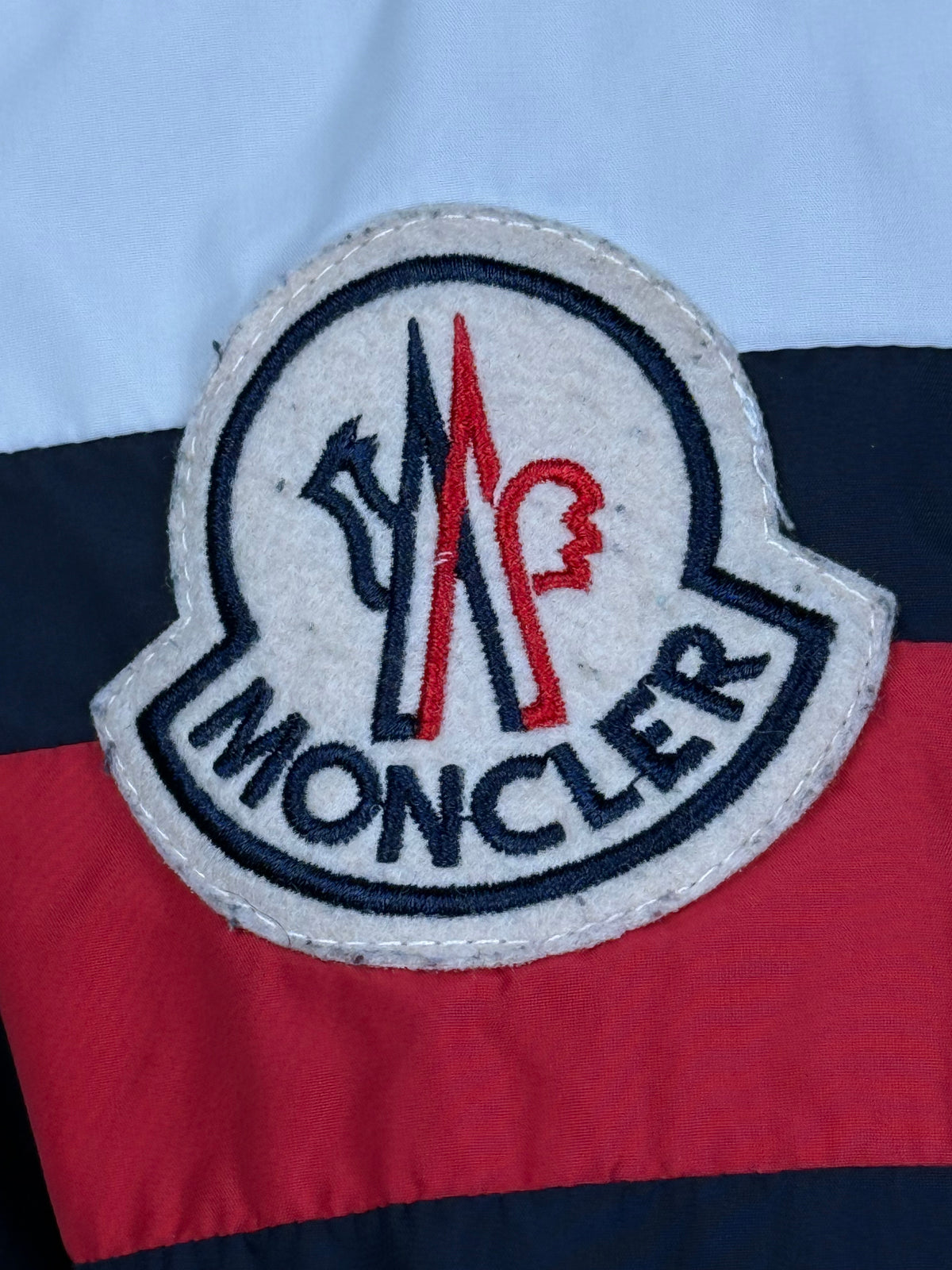 vintage Moncler windbreaker {M}