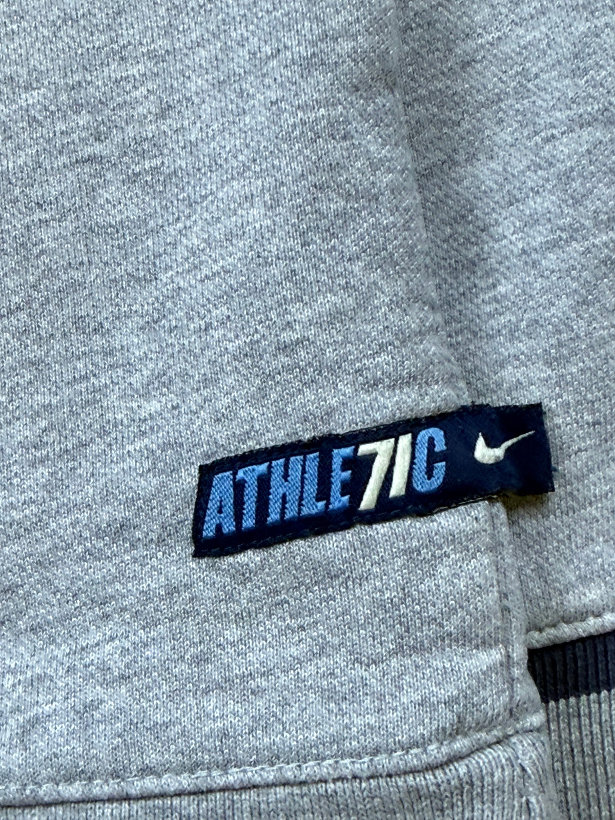 vintage Nike sweater {S}