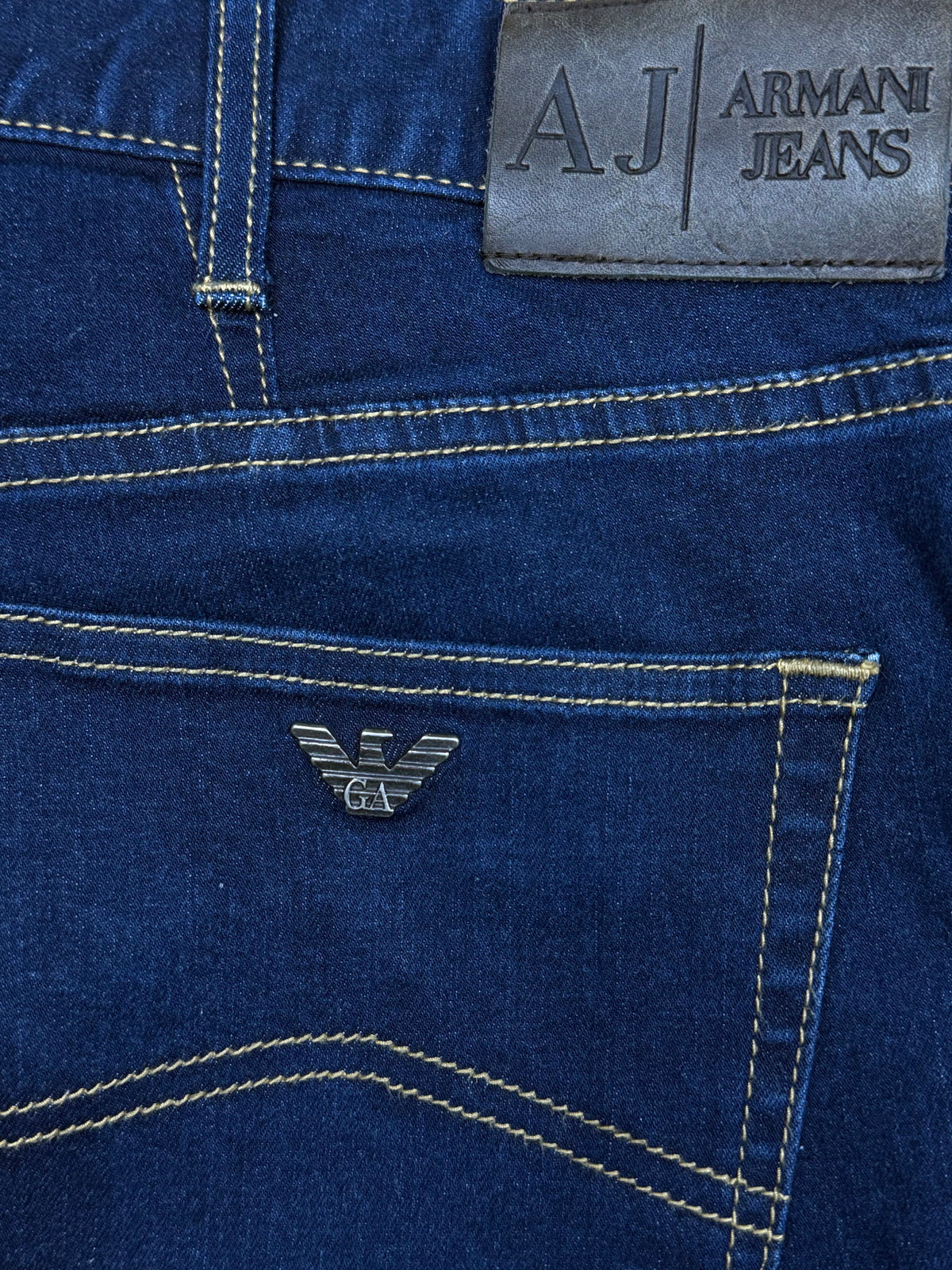 vintage Armani jeans {M}