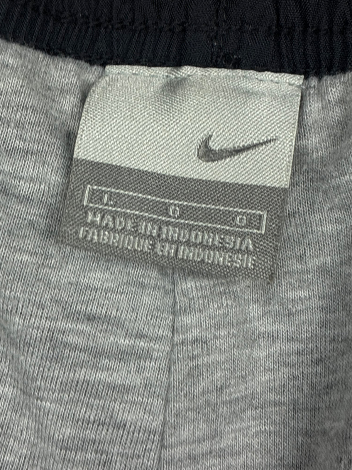 vintage Nike trackpants {L}