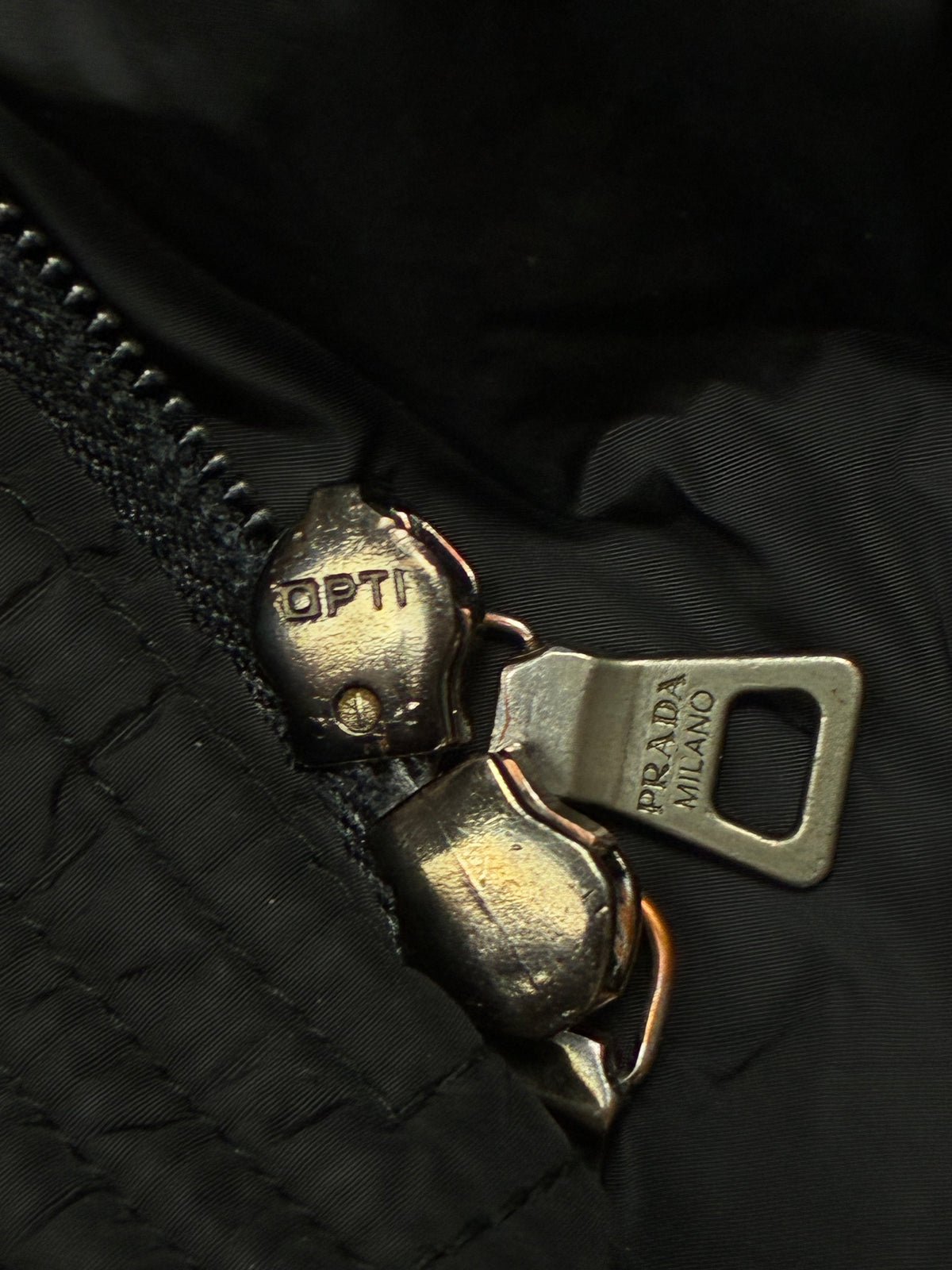 vintage Prada winterjacket {L}