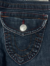 Cargar imagen en el visor de la galería, vintage True Religion jeans {XS}
