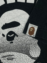 Carica l&#39;immagine nel visualizzatore di Gallery, vintage BAPE a bathing ape t-shirt {L}
