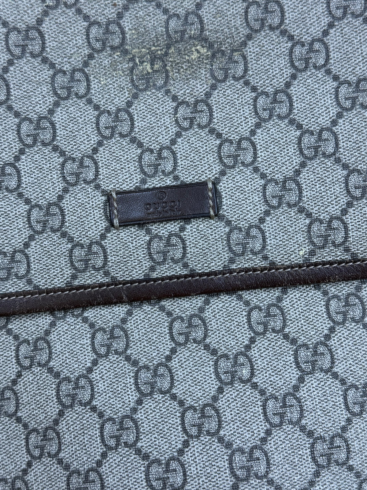 vintage Gucci slingbag