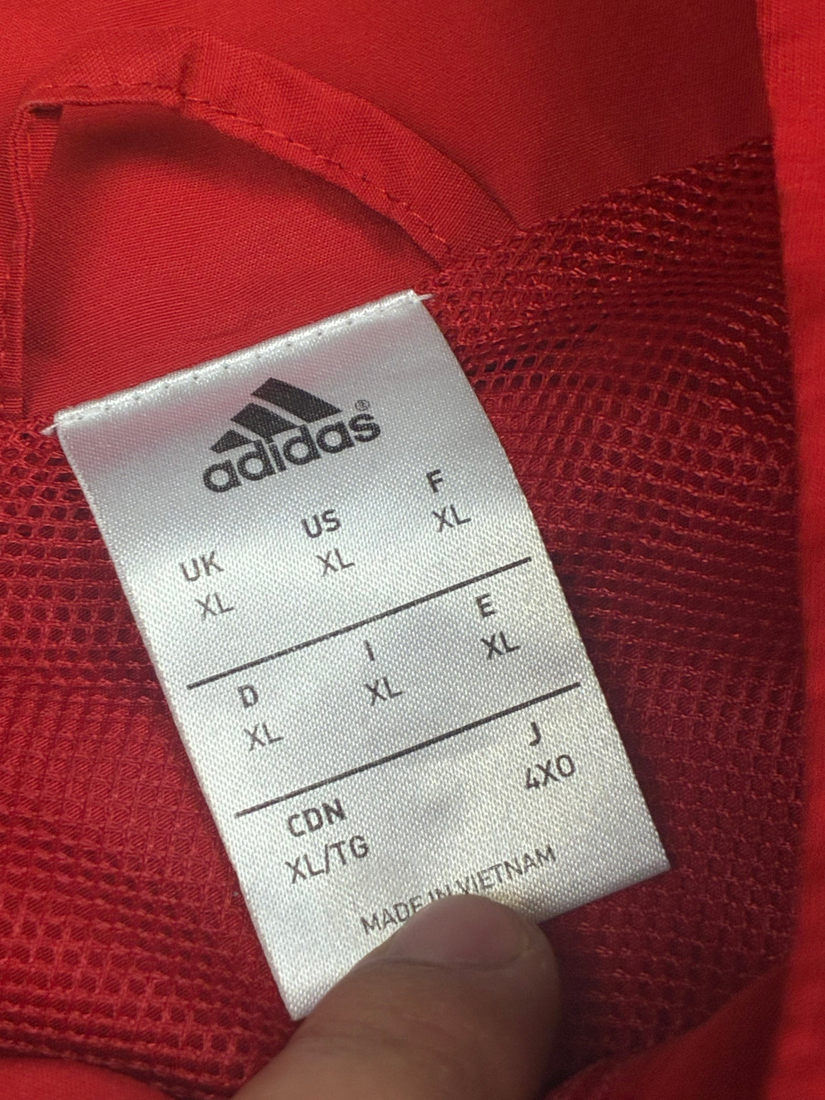 vintage Adidas Besiktas windbreaker {XL}