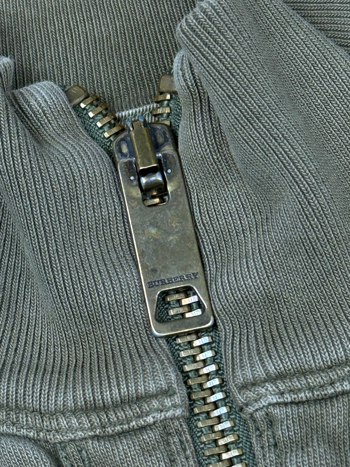 vintage Burberry sweatjacket {M}