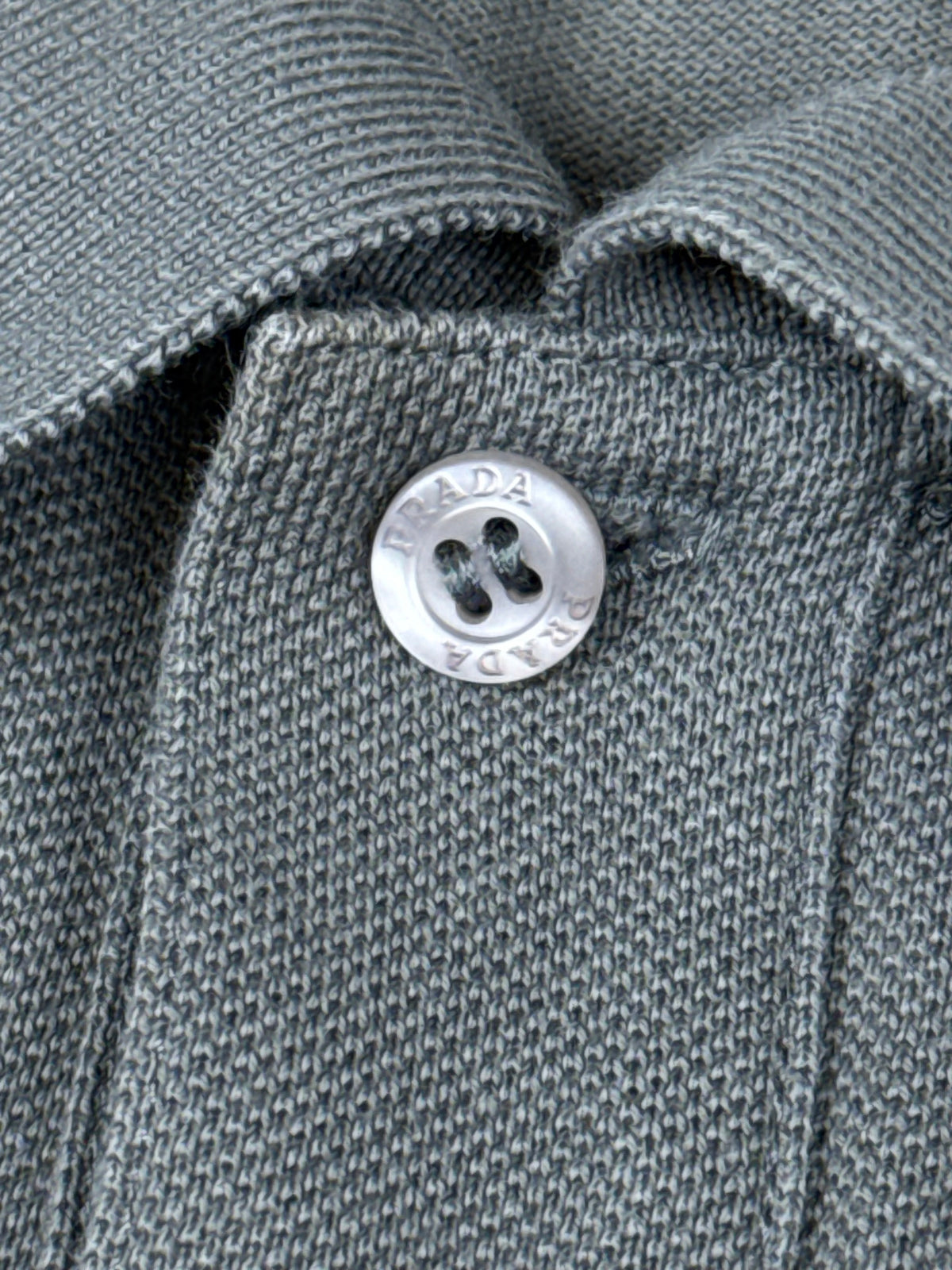 grey Prada polo {XXL}