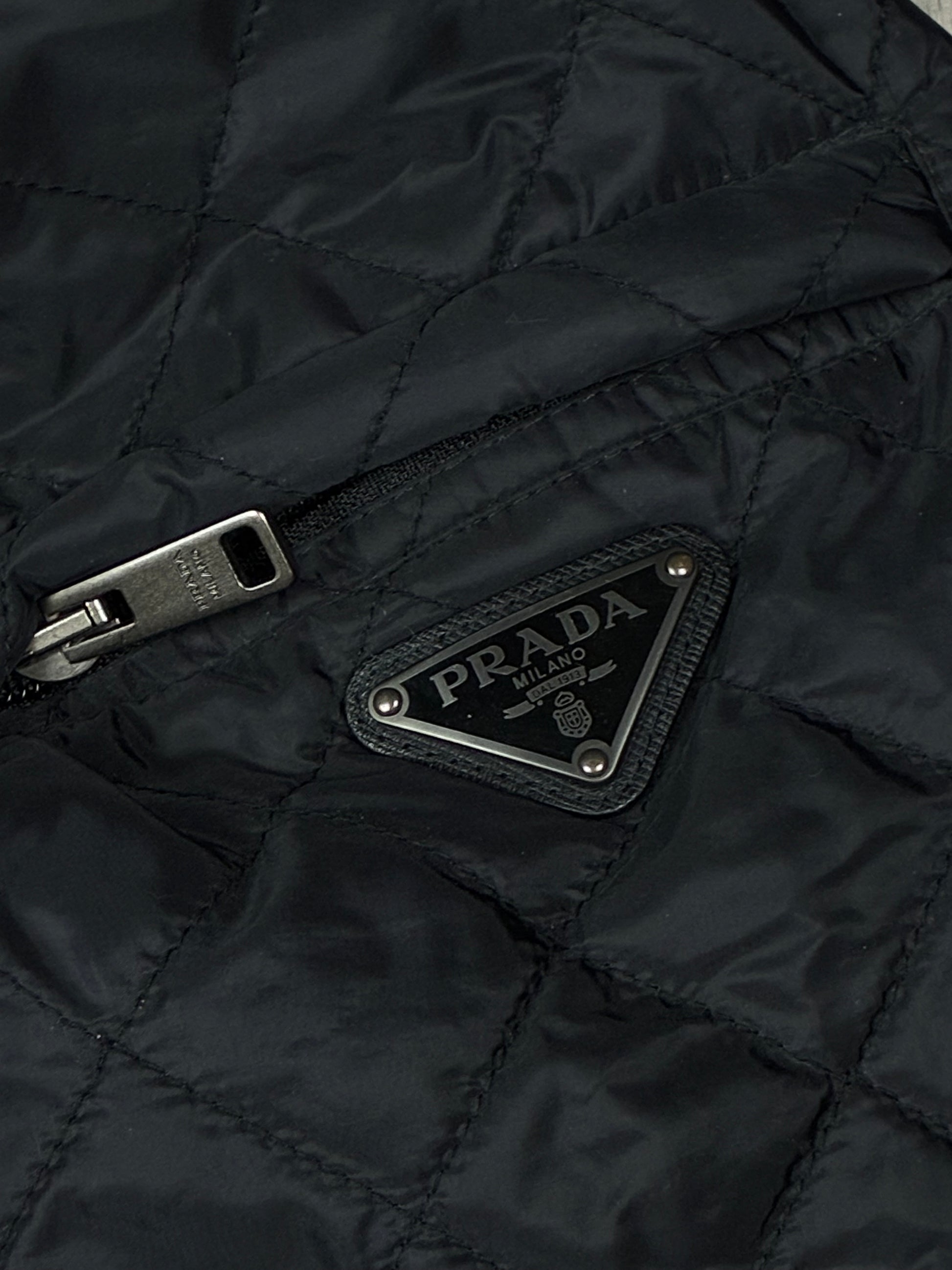 vintage Prada pufferjacket {M}