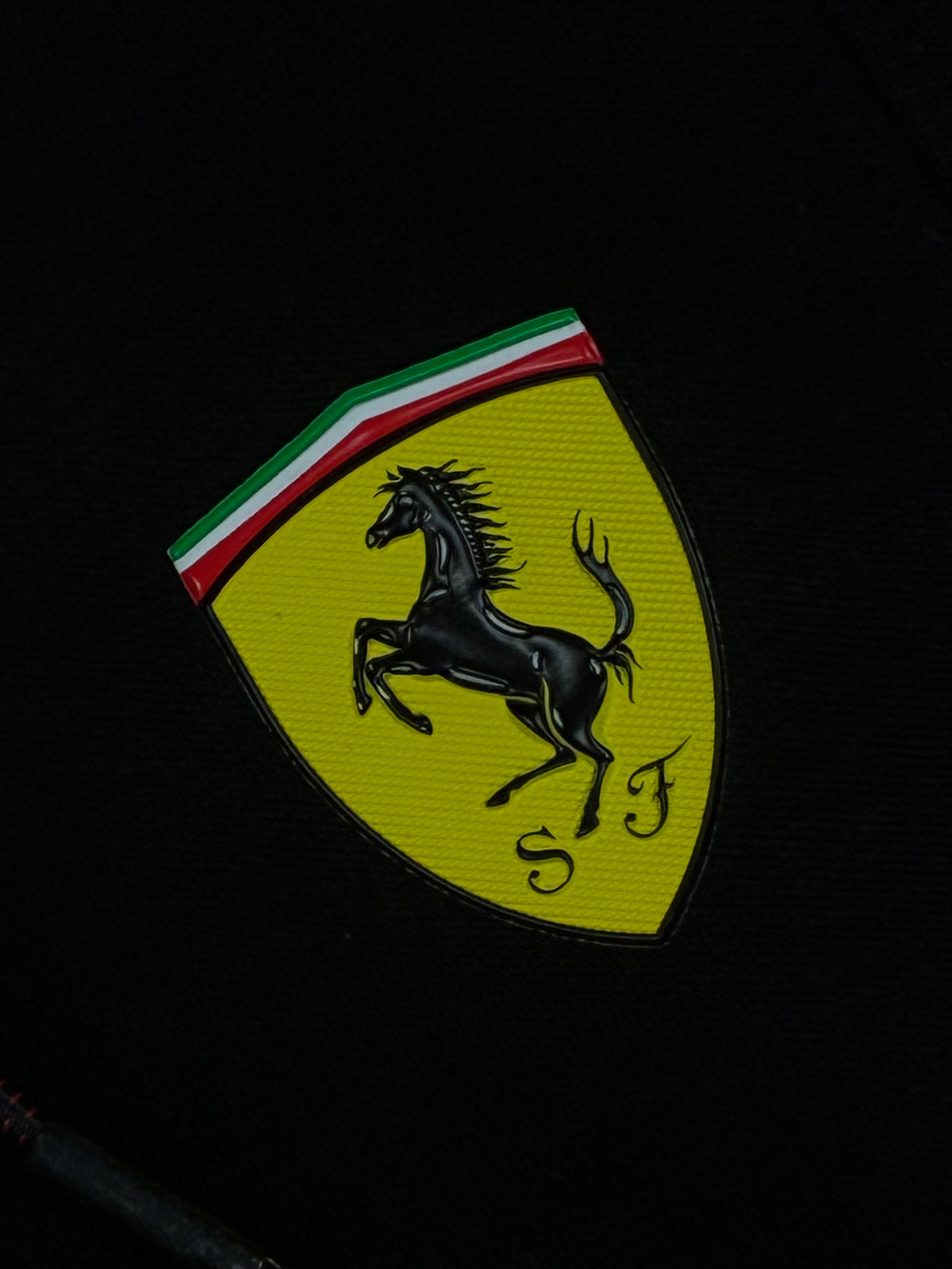 black Puma Ferrari sweatjacket {M}