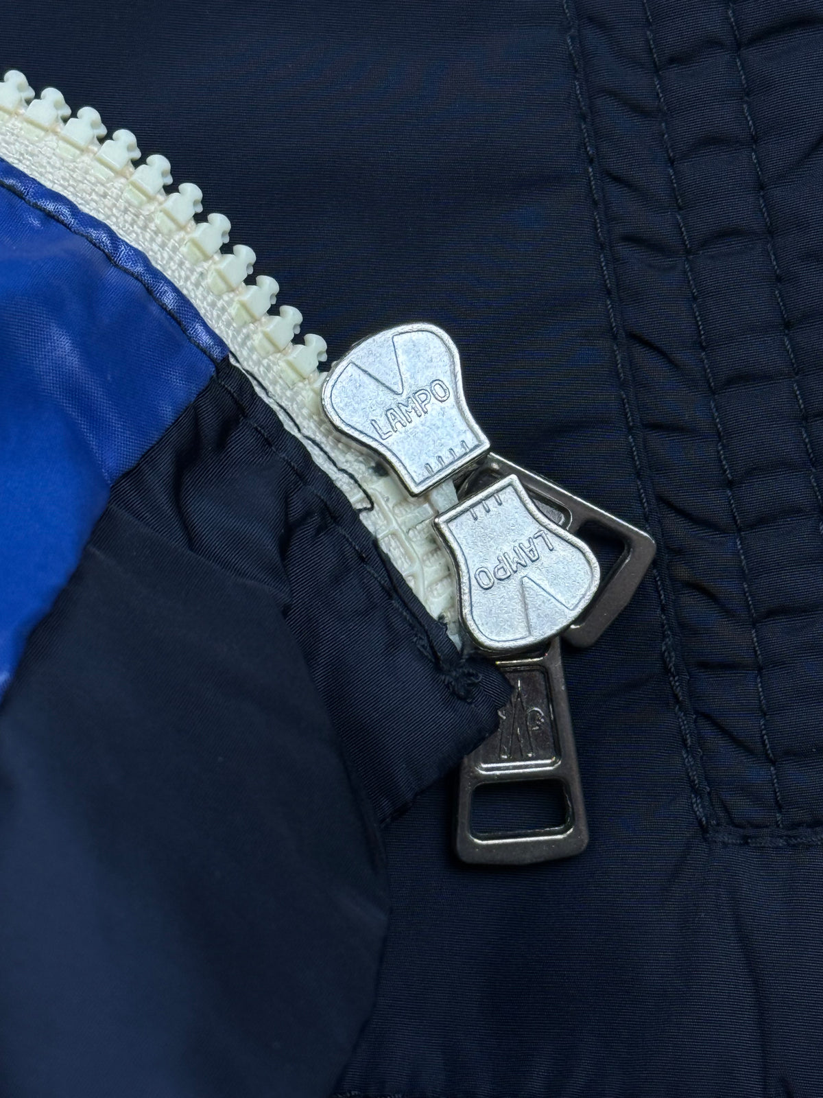 vintage navyblue Moncler windbreaker {M}