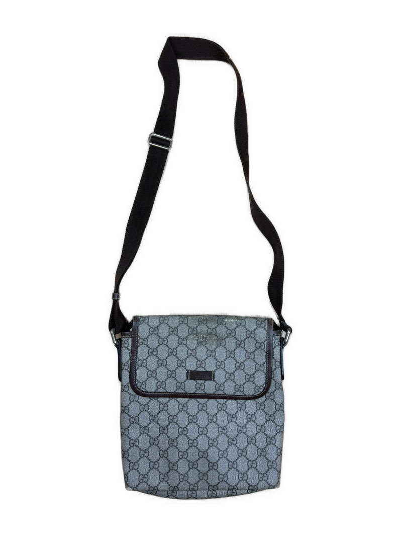 vintage Gucci slingbag