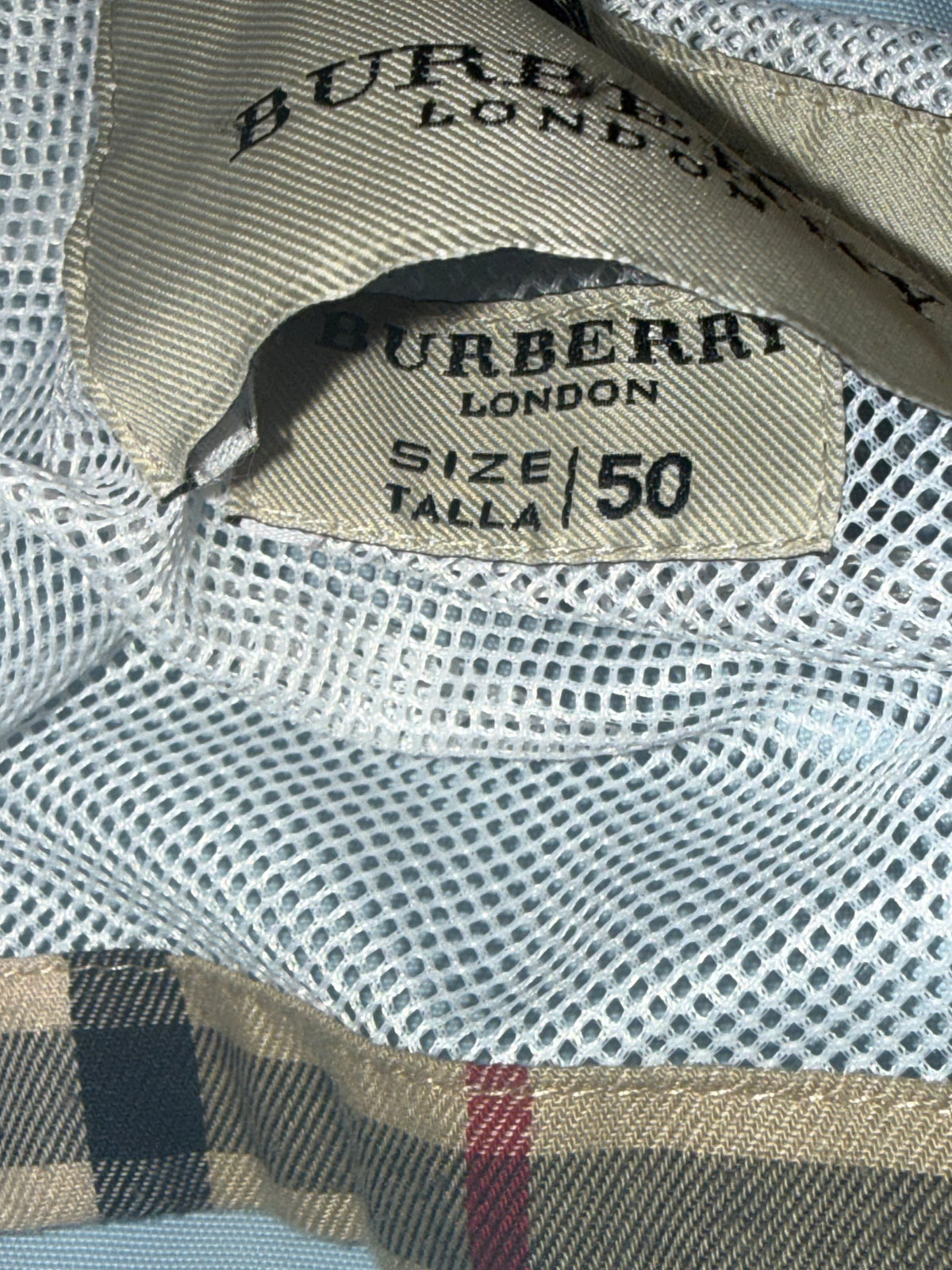 vintage babyblue Burberry jacket {L}