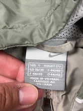 Cargar imagen en el visor de la galería, vintage Nike windbreaker {S}
