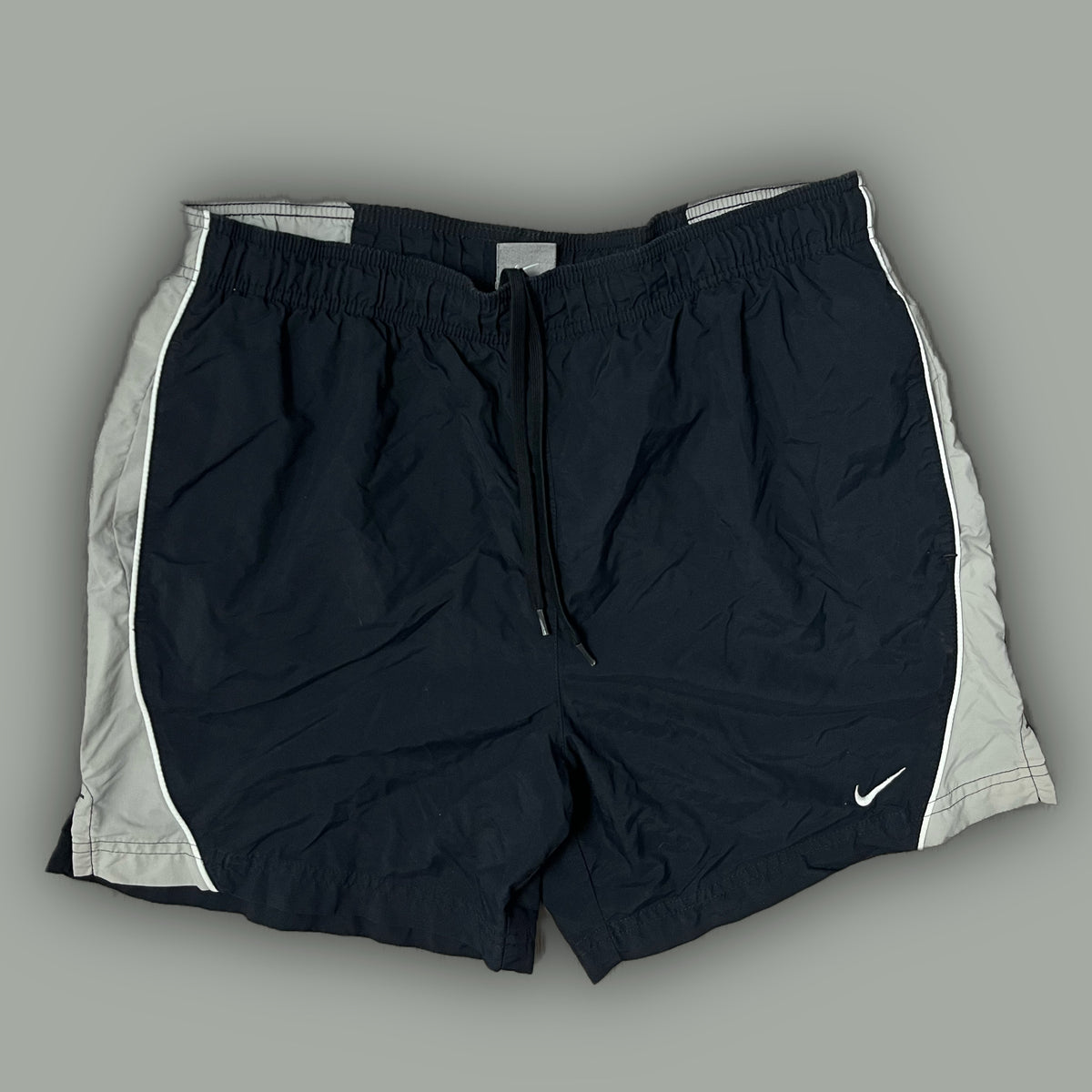 vintage Nike shorts {M}