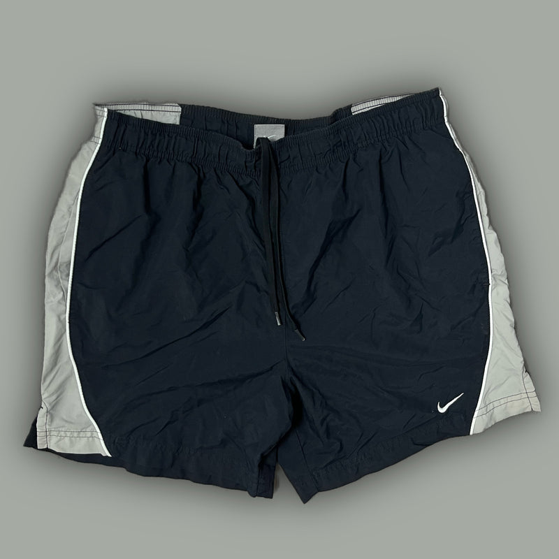 vintage Nike shorts {M}